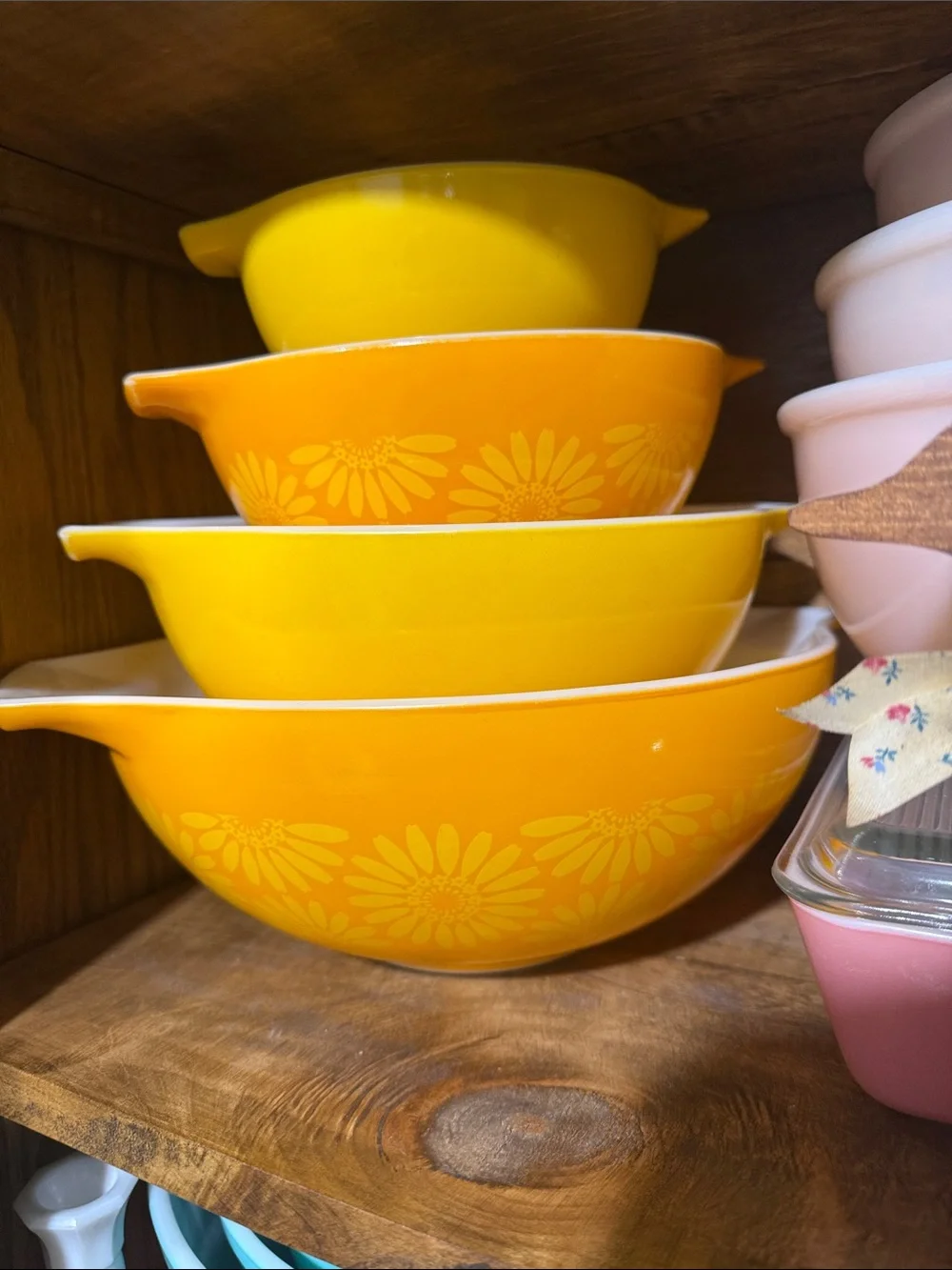 Pyrex sunflower Daisy Cinderella mixing bowl set